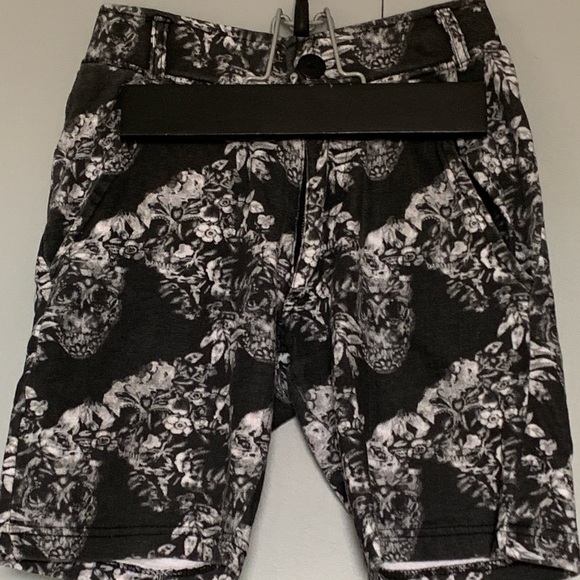 Mid shorts/ long shorts - Picture 1 of 1